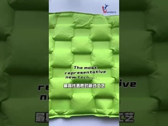 Một chiếc áo khoác mới không có gì.